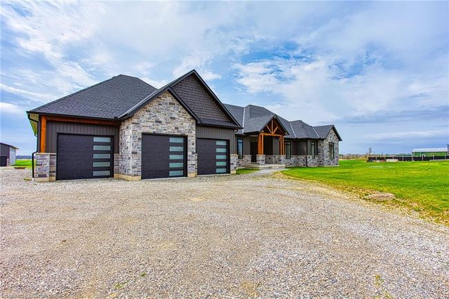 9392 Silver St, House other with 4 bedrooms, 4 bathrooms and 19 parking in Caistor Centre ON | Image 4