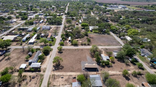 808 Austin St, Home with 0 bedrooms, 0 bathrooms and null parking in Sabinal TX | Image 10