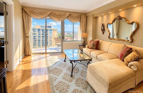 ph-f-18-15 215th St, Bayside, NY, 11360-2154 | Card Image