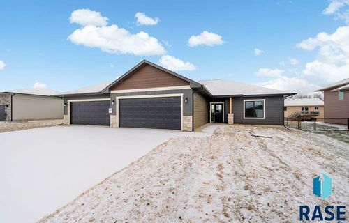 1516 S Kathryn Ave, Sioux Falls, SD, 57106-4887 | Card Image