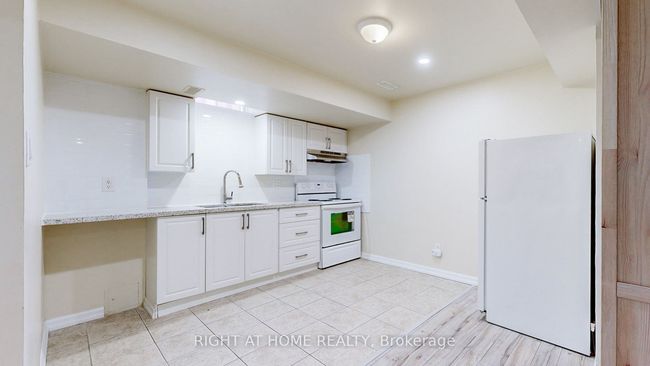 28 Beaton Ave, House other with 6 bedrooms, 4 bathrooms and 4 parking in Maple ON | Image 25