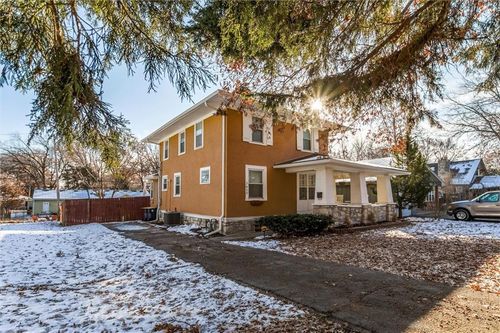 7615 Holmes Rd, Kansas City, MO, 64131-2028 | Card Image