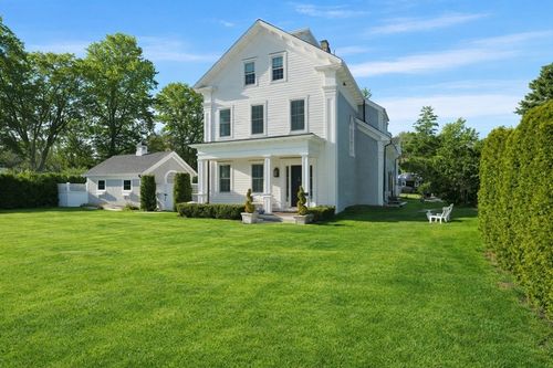 10 Franklin St, Dartmouth, MA, 02748-3511 | Card Image