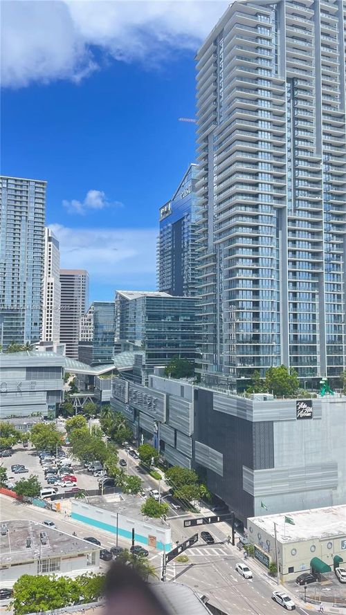 apt-1724-690 Sw 1st Ct, MIAMI, FL, 33130-2924 | Card Image