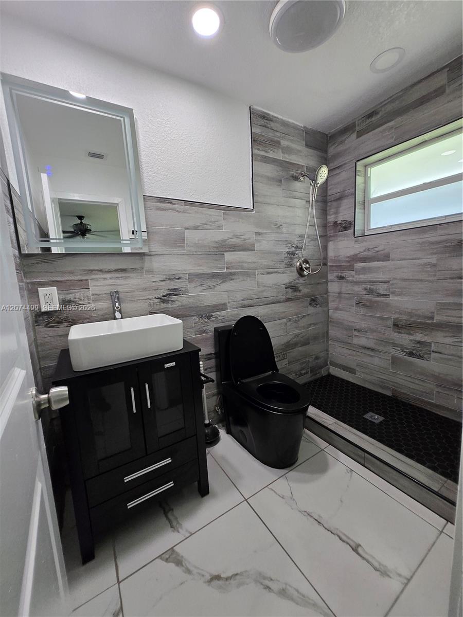 Residential Lease in Dania Beach 5