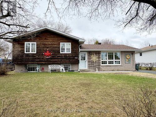 452 Eleventh Avenue, Cochrane, ON, P0L1C0 | Card Image
