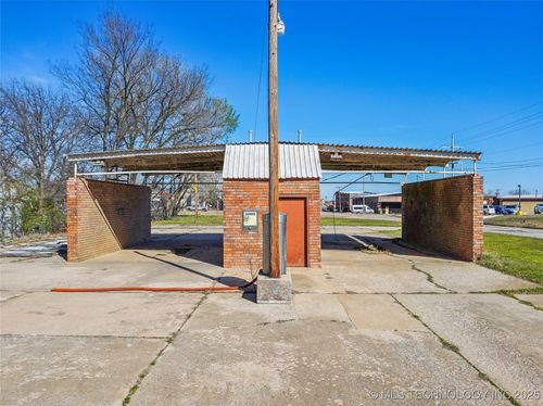202 N 5th St, Okemah, OK, 74859-2415 | Card Image