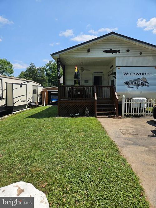 Block 11 Lot 16 Hot Springs Ave, FALLING WATERS, WV, 25419 | Card Image