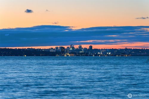 2521 103rd Ave Se, Bellevue, WA, 98004-7203 | Card Image