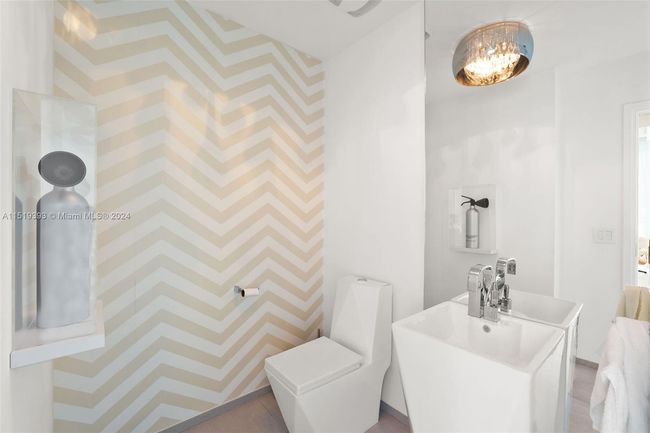 APT-2004 - 50 S Pointe Dr, Condo with 2 bedrooms, 3 bathrooms and null parking in Miami Beach FL | Image 21