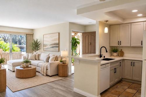 432 Edgehill Ln, Oceanside, CA, 92054-4712 | Card Image