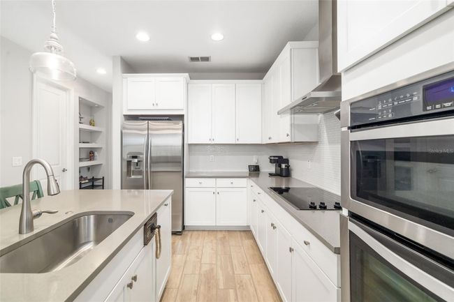 3673 Fescue Ln, House other with 3 bedrooms, 3 bathrooms and null parking in Sarasota FL | Image 9