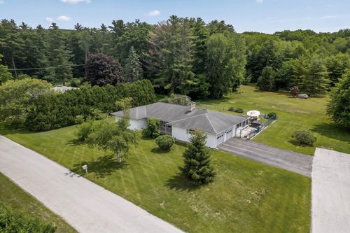 125 Maplewood Dr, Center Rutland, VT, 05736-9782 | Card Image