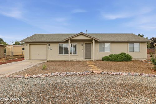 8325 E Lakeshore Dr, Prescott Valley, AZ, 86314-8513 | Card Image