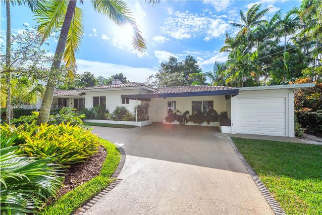 558 Ne 118th St, House other with 4 bedrooms, 3 bathrooms and null parking in Biscayne Park FL | Image 9