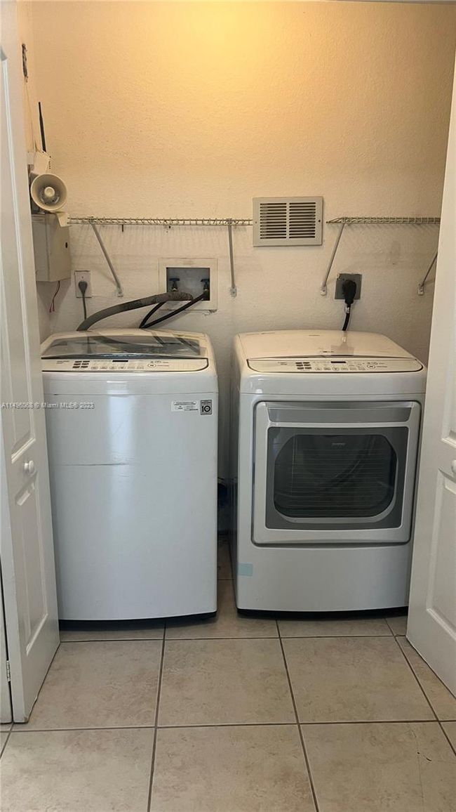 APT-209 - 8838 W Flagler St, Condo with 3 bedrooms, 3 bathrooms and null parking in MIAMI FL | Image 9