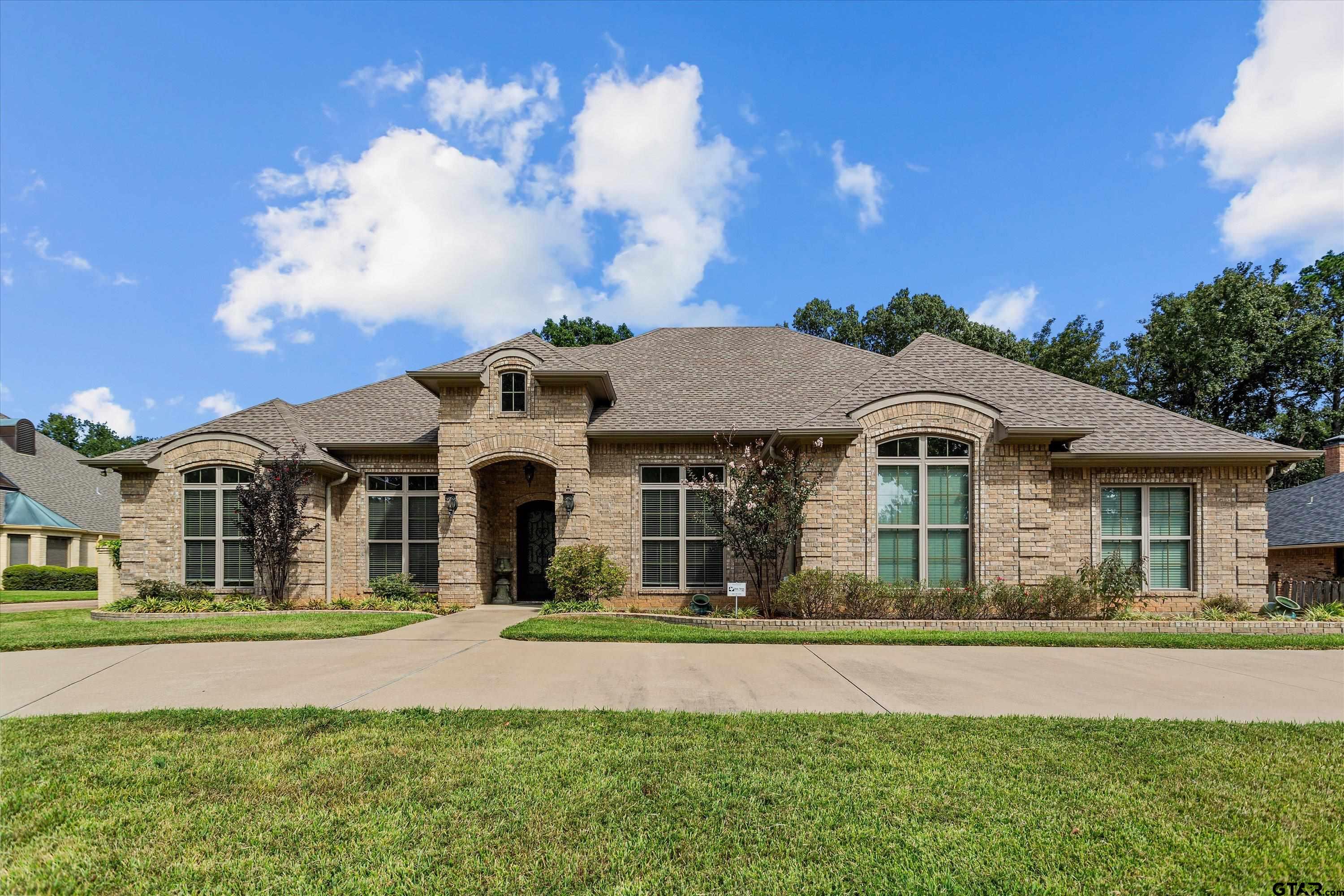 Silverwood Dr, Tyler, TX 75701