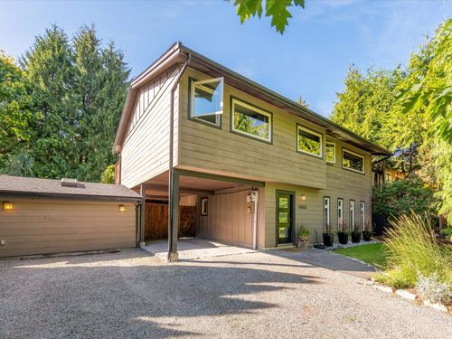 40613 Perth Dr, Squamish, BC, V0N2M2 | Card Image