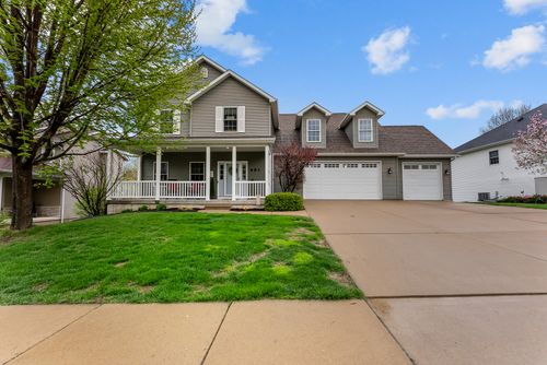 431 N 8th St, Le Claire, IA, 52753-8600 | Card Image