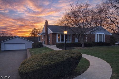 831 Uniontown Rd, Phillipsburg, NJ, 08865-9456 | Card Image