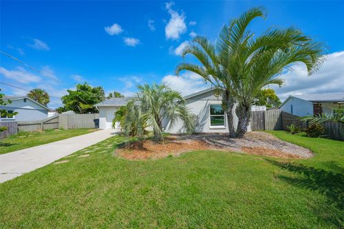 469 Florida Cir N, APOLLO BEACH, FL, 33572-2526 | Card Image