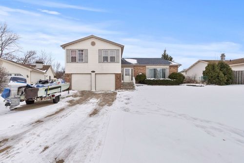 1767 Hemlock Dr, Glendale Heights, IL, 60139-2438 | Card Image