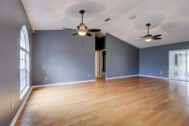 26733 Green Willow Run, House other with 3 bedrooms, 2 bathrooms and null parking in ZEPHYRHILLS FL | Image 13