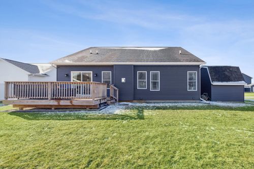 512 W Meadow Ln, Walcott, IA, 52773-8583 | Card Image