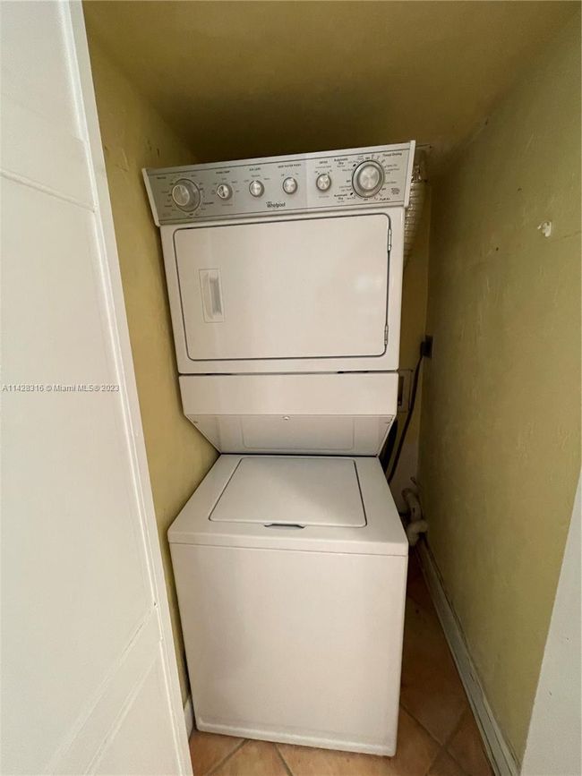 APT-1024 - 8650 Sw 67 Th Ave, Condo with 2 bedrooms, 3 bathrooms and null parking in Pinecrest FL | Image 5