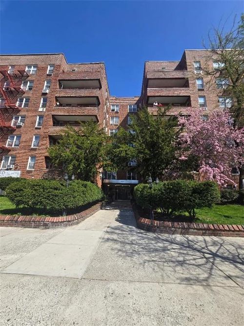 18d-2727 Ocean Pkwy, Brooklyn, NY, 11235-7803 | Card Image