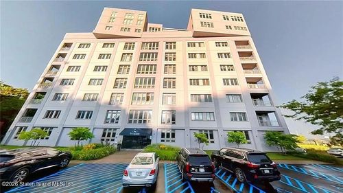 7h-90 Bay Street Lndg, Staten Island, NY, 10301-2658 | Card Image