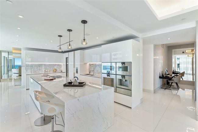 UNIT-1001 - 10203 Collins Ave, Condo with 3 bedrooms, 5 bathrooms and null parking in Bal Harbour FL | Image 8
