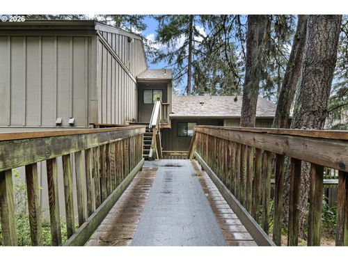 149 Treehill Loop, Eugene, OR, 97405-3554 | Card Image