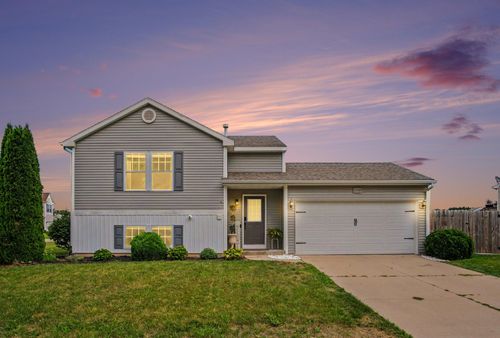11720 E Bear Mdws Se, Alto, MI, 49302-9084 | Card Image