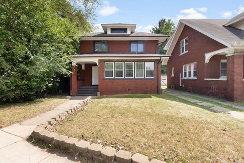 2118 Lincoln Way W, South Bend, IN, 46628-2559 | Card Image