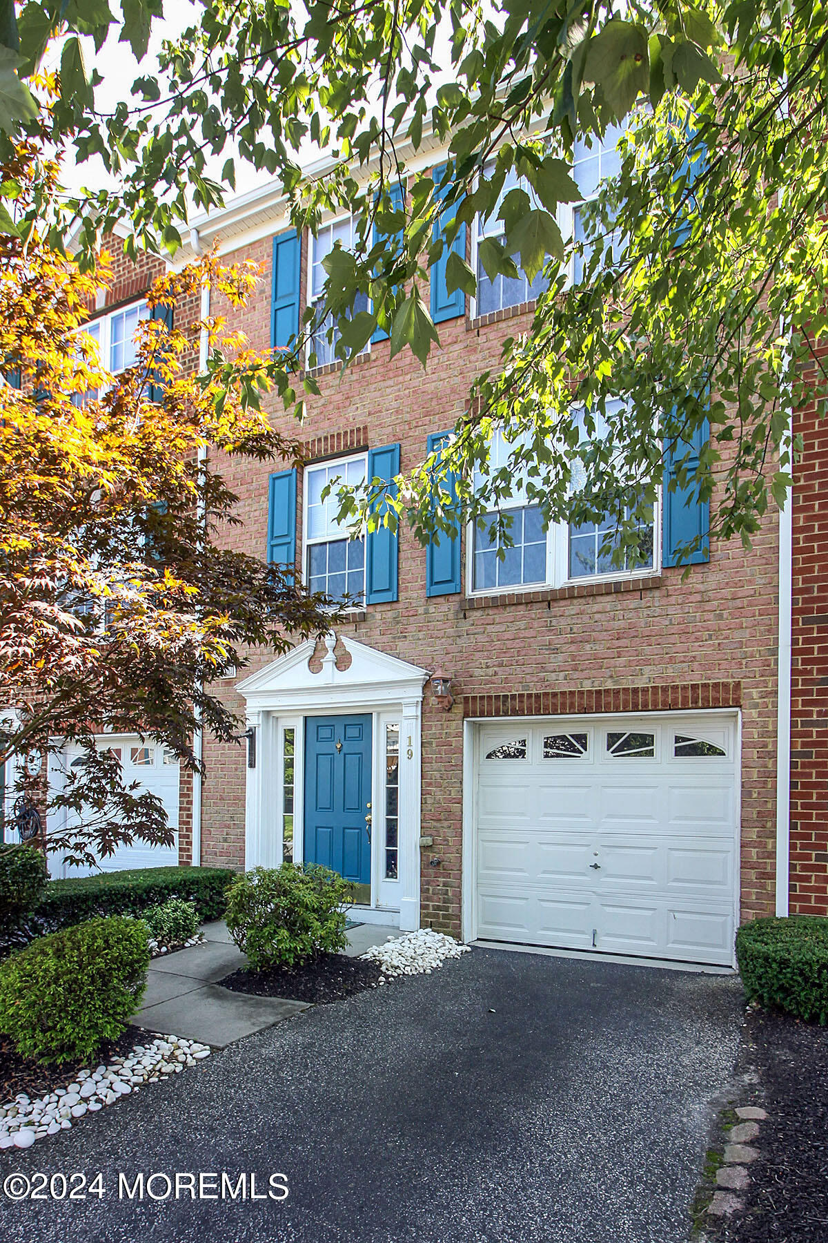 Saxton Rd, Farmingdale, NJ 07727