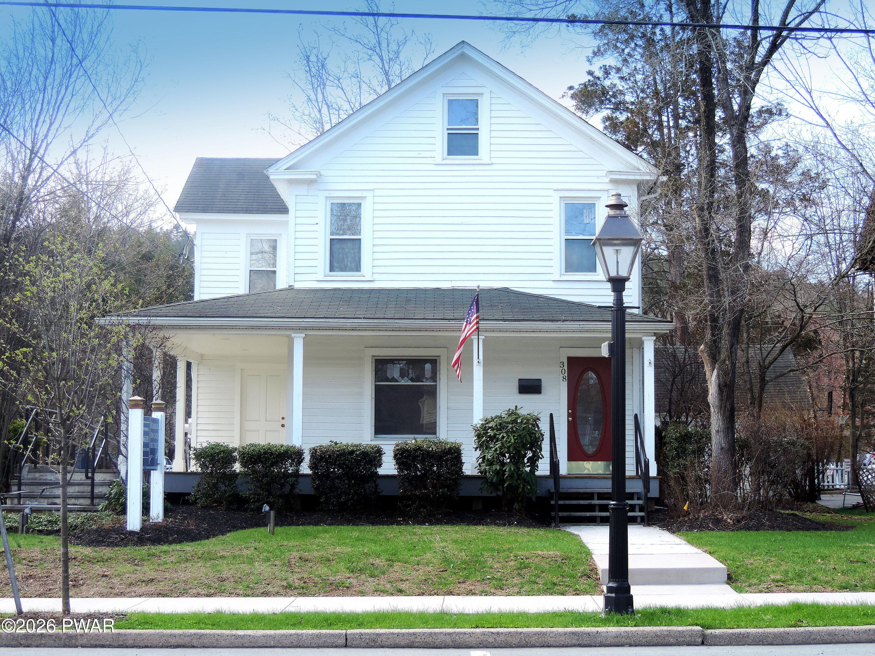308 W Harford St, Milford, PA 18337
