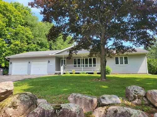 412 N Hunter Street, Wittenberg, WI, 54499 | Card Image