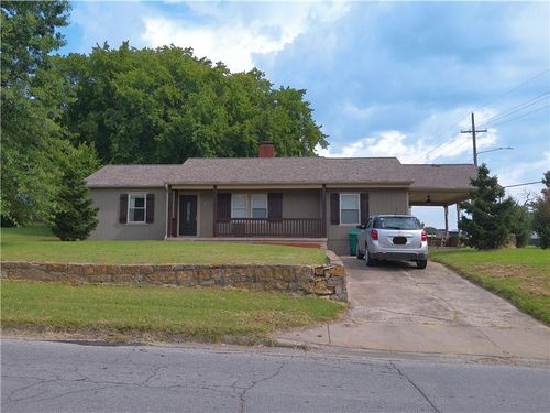 1034 E Peoria St, Paola, KS, 66071-1820 | Card Image