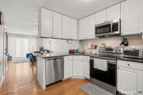137-186 Stillwater Ave, Stamford, CT, 06902-4852 | Card Image
