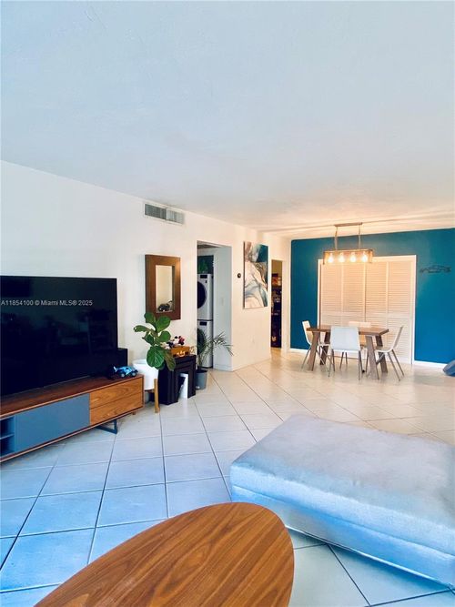apt-2l-10350 W Bay Harbor Dr, Bay Harbor Islands, FL, 33154-1234 | Card Image
