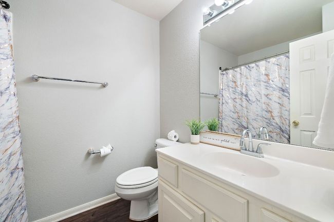 Upstairs bathroom #2 | Image 35
