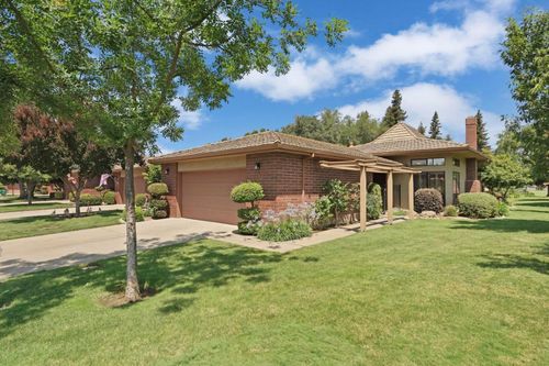 2427 Macarthur Parkway, Lodi, CA, 95242 | Card Image