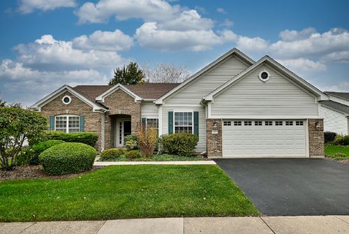 12411 Cold Springs Dr, Huntley, IL, 60142-7490 | Card Image