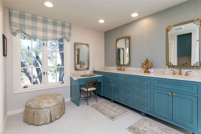 Level 2 master bath | Image 31