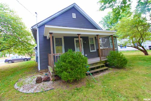 612 N Church St, Roanoke, IL, 61561-7507 | Card Image