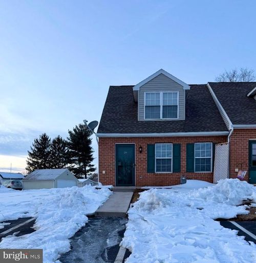 29 Oxford Ct, New Oxford, PA, 17350-1521 | Card Image