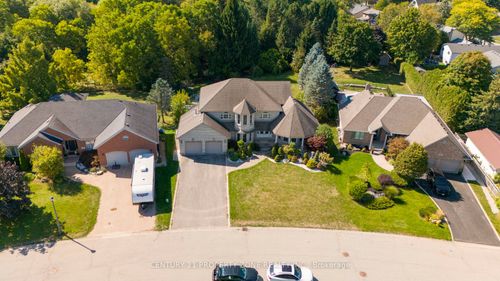 15 Royal York Crt, Saint George, ON, N0E1N0 | Card Image