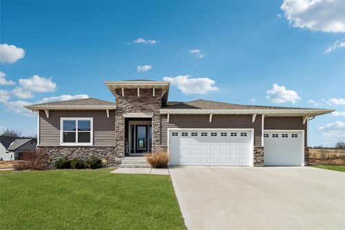 1601 N G St, Indianola, IA, 50125-1049 | Card Image