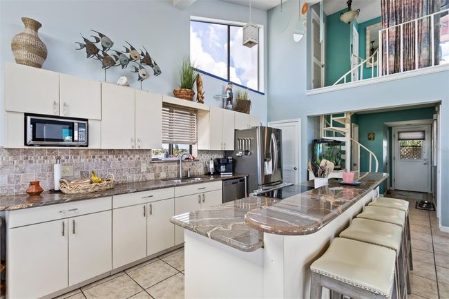 KITCHEN | Image 11